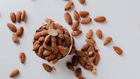 Kacang Tanah vs Almond, Mana yang Lebih Efektif untuk Menurunkan Berat Badan?