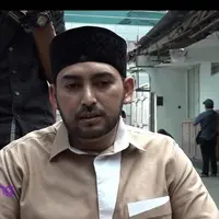 Ustaz Ahmad Alhabsyi mendapatkan musibah sebuah kecelakaan yang mengakibatkan dirinya dan asistennya menjadi korban. Tetapi, ada beberapa media yang menyebutkan bahwa Ustaz kabur dan tidak bertanggung jawab. Seperti ini klarifikasi dari Ustaz Alhabsy...