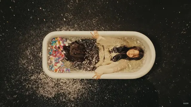 Butterfly dari Whee In MAMAMOO tampilkan suara emosional. (credit:youtube.com/@stonemusicent)