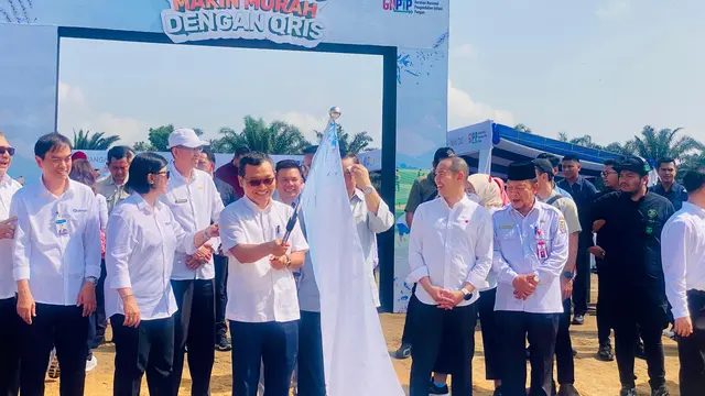 Deputi Bidang Koordinasi Ekonomi Makro dan Keuangan Kementerian Koordinator Bidang Perekonomian Ferry Irawan dalam Rapat Koordinasi TPIP-TPID Wilayah Sumatera, Kamis (16/5/2024). (Dok Kemenko Perekonomian)