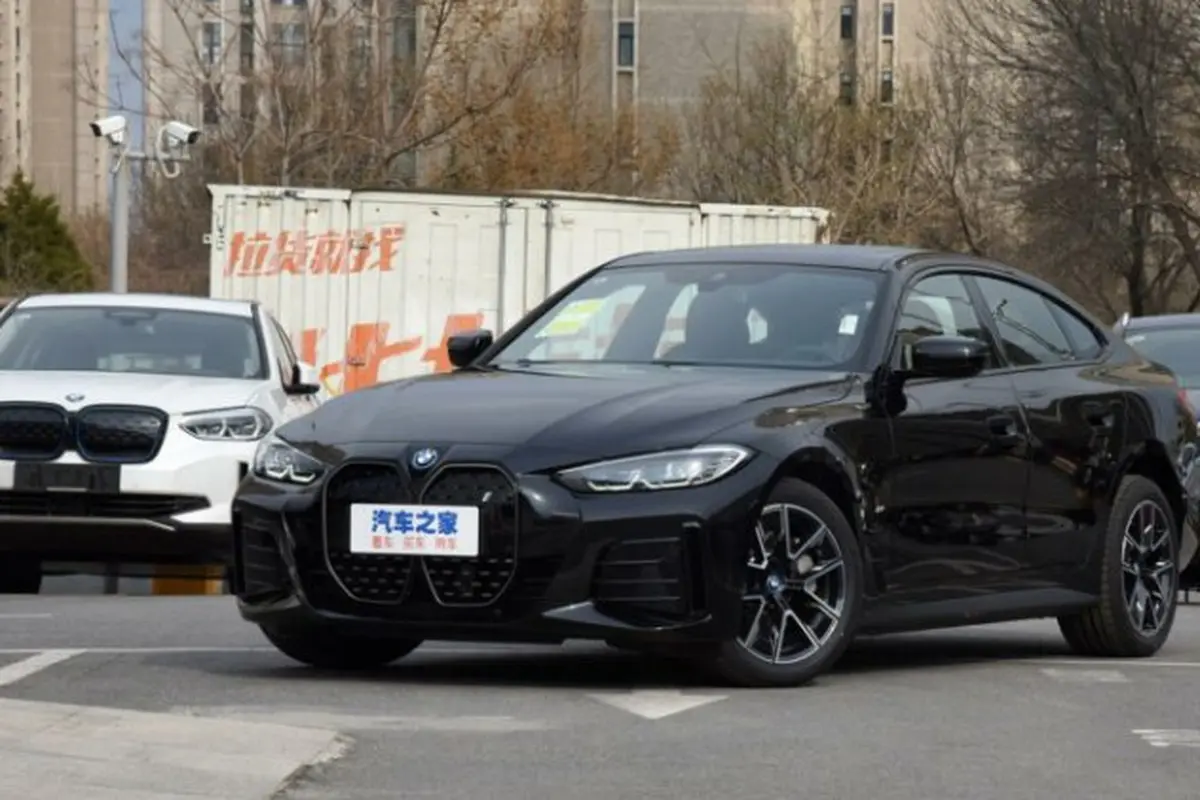 Puluhan ribu mobil listrik BMW di Tiongkok direcall