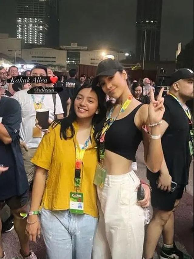 6 Potret Alleia Bareng Rekan Artis Ariel Noah, Mulai Masuk Circle Selebritas