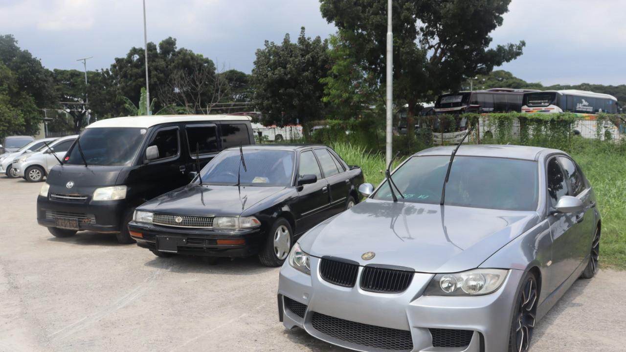7 mobil tak bertuan ini terparkir 2-3 tahun di Bandara Soetta dengan total biaya parkir mencapai ratusan juta rupiah