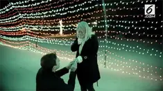 Saat malam Natal, Meghan Trainor diberi kejutan oleh kekasihnya.