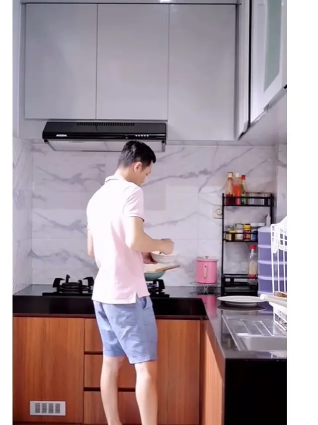 7 Potret Dapur di Rumah Larissa Chou dan Ikram Rosadi, Usung Desain Minimalis