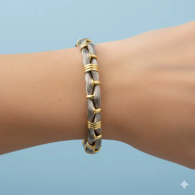 Model Gelang Rantai Emas Kombinasi Titanium untuk Gaya Modern. Gemini