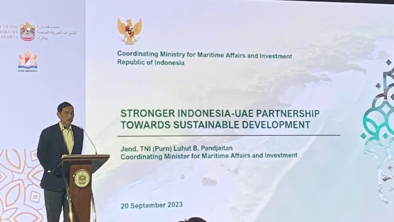Menteri Koordinator Bidang Kemaritiman dan Investasi Luhut Binsar Pandjaitan dalam pidatonya di UAE-Indonesia Economic Forum di Raffles Jakarta, Kamis (21/9/2023).
