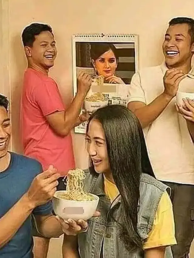 6 Momen Absurd Makan Bareng Keluarga Ini Bikin Tepuk Jidat, Kocak