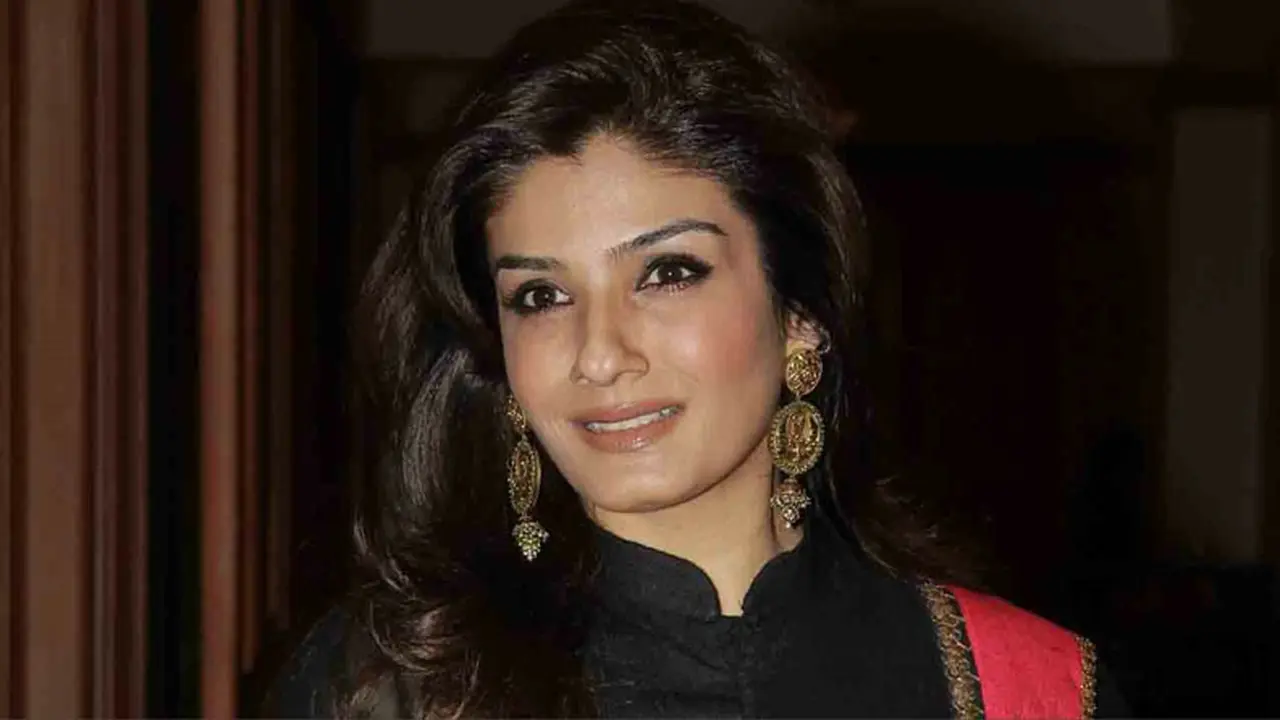 Raveena Tandon Akan Perankan Benazir Bhutto