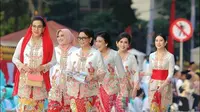 Aksi Para Pejabat Perempuan Berlenggak-lenggok di Catwalk Istana Berkebaya (Sumber: Instagram/putri_k_wardani209)