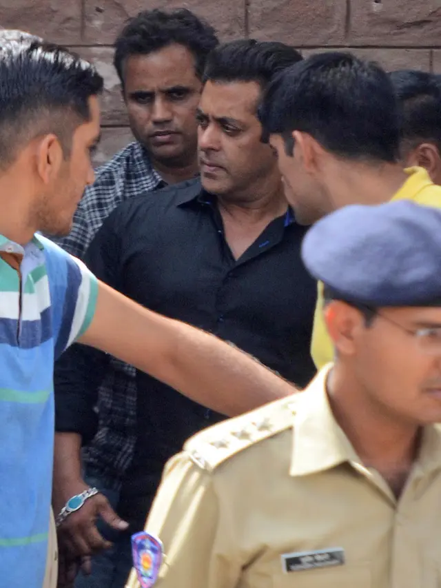 [Bintang] Meskipun Memberatkan, Salman Khan Tetap Menghormati Keputusan Pengadilan