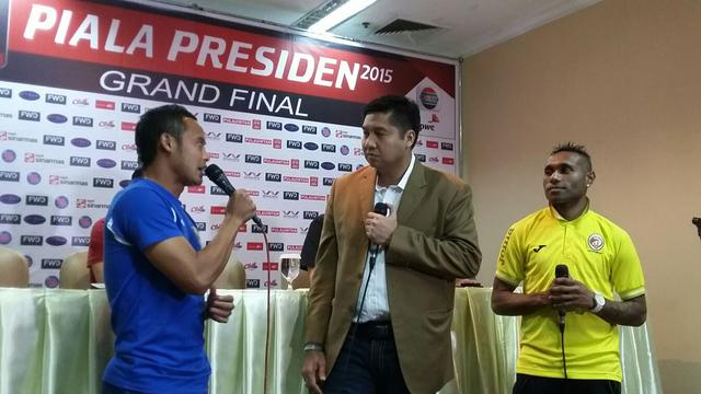 Atep dan Titus Bonai_Konferensi Pers Final Piala Presiden 2015_(Bola.com/Arief Bagus)