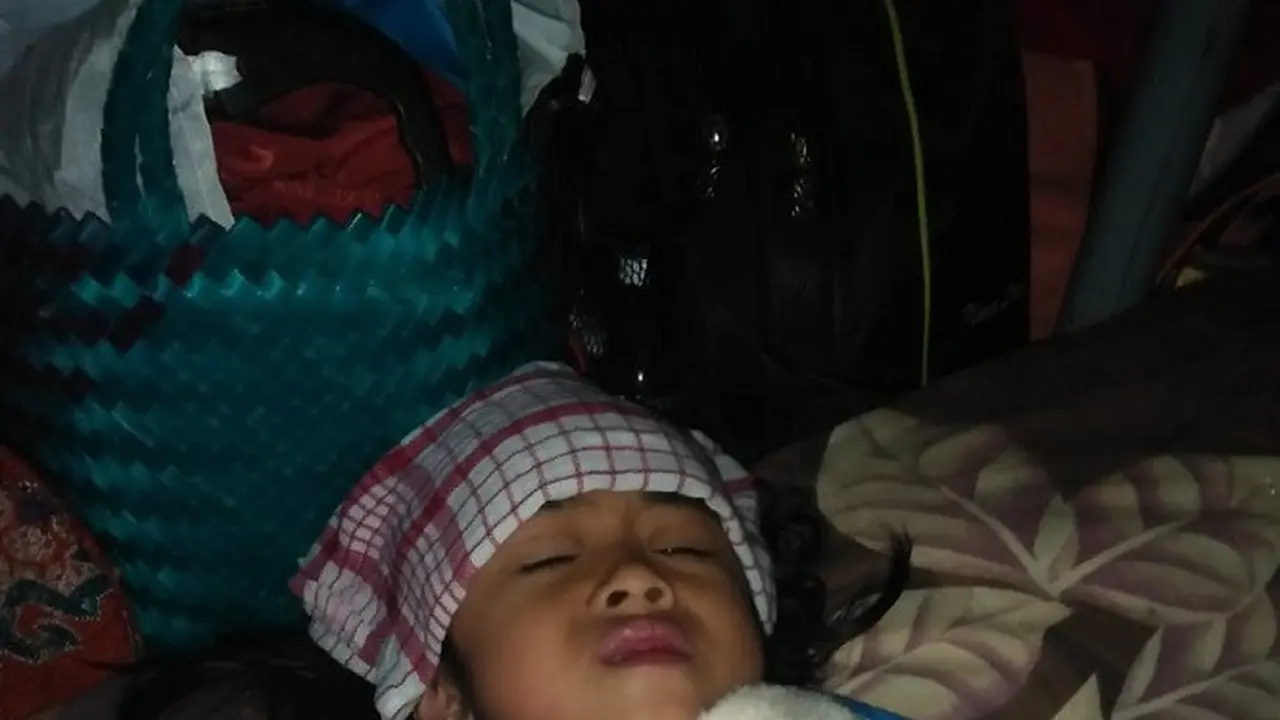 Anak-anak korban gempa Lombok mulai jatuh sakit. (Istimewa)