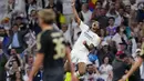 Gelandang Real Madrid Jude Bellingham berselebrasi setelah mencetak gol pertama timnya ke gawang Union Berlin dalam matchday 1 Grup C Liga Champions 2023/2024, di Santiago Bernabeu, Rabu malam (20/9/2023). (AP Photo/Manu Fernandez)