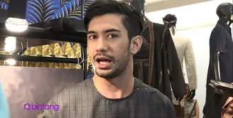 Tak terasa sudah sepuluh tahun Reza Rahadian berkarya dalam dunia perfilman, ia banyak mendapatkan penghargaan-penghargaan atas aktingnya di setiap film  layar lebar.