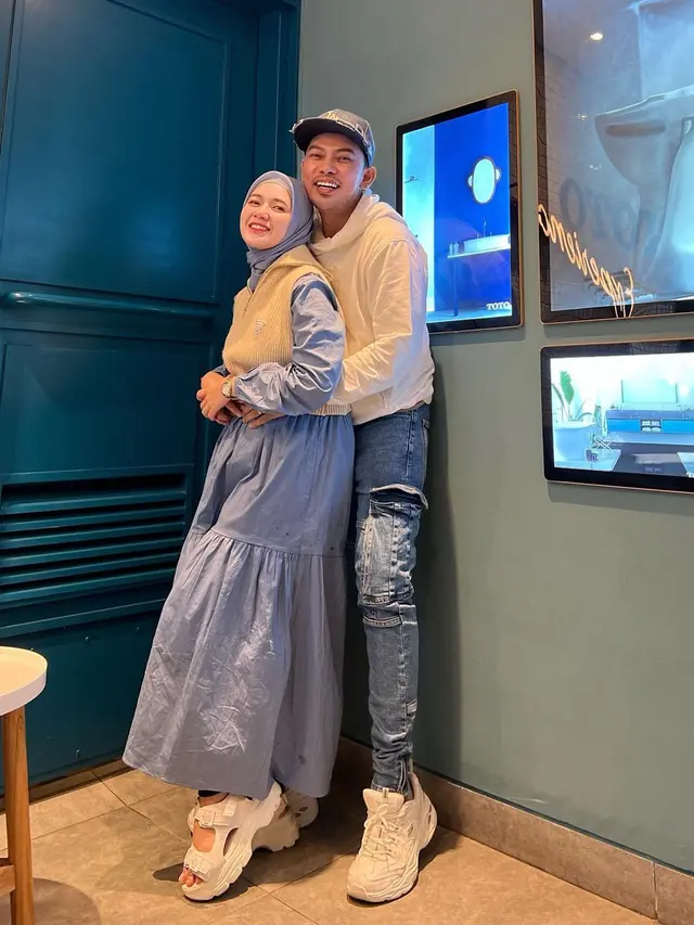 Jelang Lahiran Anak Pertama, Ini 6 Potret Fikoh LIDA Pamer Baby Bump Bareng Suami