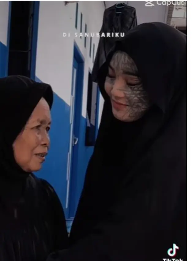 6 Potret Mondy Tatto Anak Punk yang Kini Hijrah, Ngaku Dilecehkan Ustaz Ebit Lew
