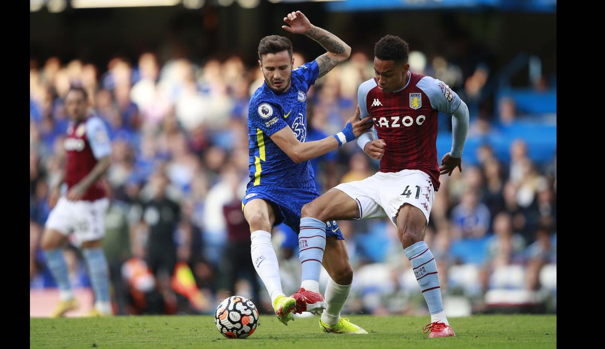 Kali pertama merumput di liga Inggris, Saul Niguez tampak mengalami kesulitan permainan cepat yang dilakukan Chelsea saat melakukan debut. Meskipun menang 3-0 melawan Aston Villa, penampilan Niguez dianggap masih belum maksimal. (AP/Ian Walton)