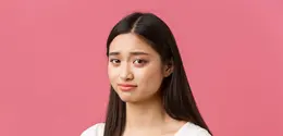 Skincare sederhana yang membantu menjaga kulit tetap cerah dan tidak mudah kusam. (Foto: benzoix/Freepik)