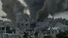 Asap mengepul dari serangan militer Israel terhadap sebuah bangunan di lingkungan Zeitoun, Kota Gaza, Jumat 6 Februari 2026. Israel melancarkan serangan udara di wilayah Zeitoun. (AP Photo/Jehad Alshrafi)