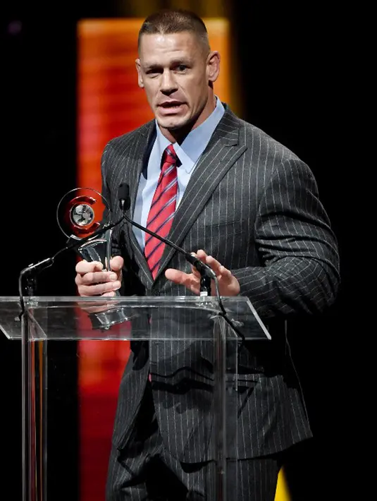 Pasalnya, ini bukan yang pertama kali bagi John Cena untuk menjalin hubungan pernikahan. Di tahun 2009, John menikah dengan belahan jiwanya saat masih sekolah, Elizabeth Huberdeau. Namun hanya berlangsung selama tiga tahun. (AFP/Bintang.com)