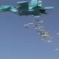 Sukhoi Su-34 milik Rusia menjatuhkan bom di Deir ez-Zor, Suriah (Ministry of Defence of The Russian Federation/Reuters)