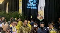 Presiden Jokowi menghadiri HUT Partai Golkar di Jakarta. (Liputan6.com/Delvira Hutabarat)
