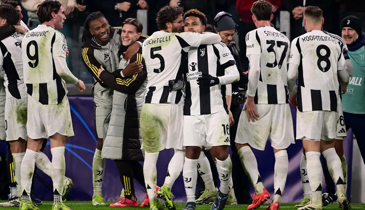 Bermain di hadapan publik sendiri, Bianconeri tampil memukau dan berhasil membungkam Manchester City dengan skor telak 2-0. (Marco BERTORELLO/AFP)