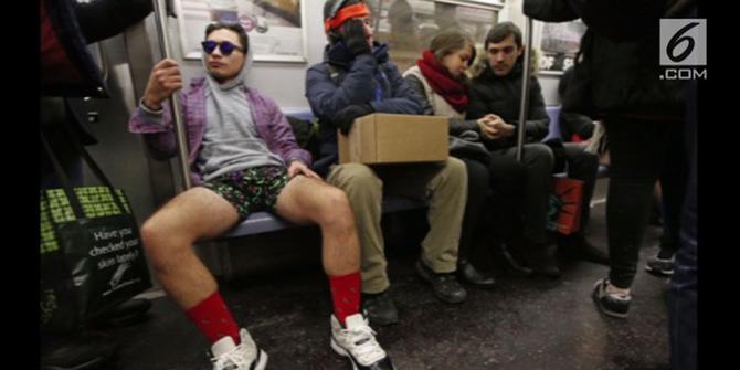 VIDEO: Warga New York Naik Subway Tanpa Celana, Ada Apa?