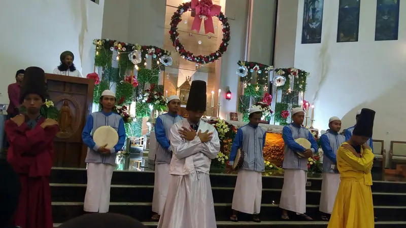 Tari Sufi dan Rebana Usai Misa Natal Damai di Malang