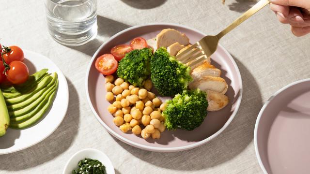 Cara Mudah Meningkatkan Kesadaran Gizi dan Memilih Makanan Bergizi untuk Hidup Sehat (Foto: Freepik/freepik)