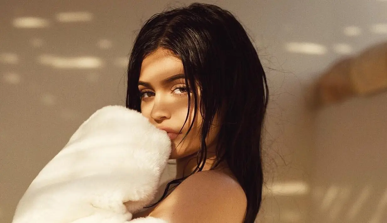 Kylie Jenner memang belum mengonfirmasi tentang kehamilannya. Namun bukan berarti ia tak memikirkan masa depan bayinya. (instagram/kyliejenner)