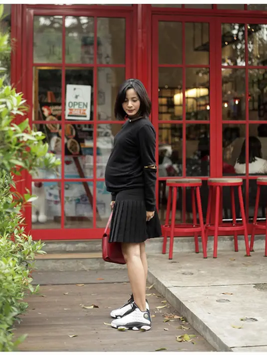 Sekarang ini usia kandungan perempuan kelahiran Jakarta, 28 tahun silam ini memasuki usia 33 minggu. (Instagram/@kiranalarasati)