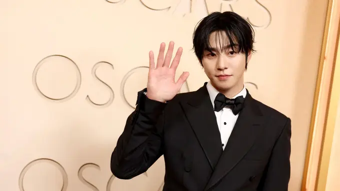 Ahn Hyo-seop di Karpet Merah Oscars Awards 2026. [Photo by Arturo Holmes / GETTY IMAGES NORTH AMERICA / Getty Images via AFP]