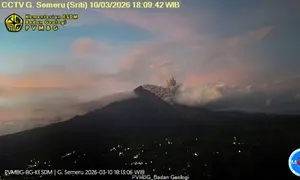 Gunung Semeru kembali erupsi pada Selasa (10/3/2026), pukul 18.07 WIB. (Liputan6.com/ Dok PVMBG)