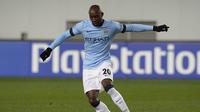 2. Bek muda asal Prancis, Eliaquim Mangala, pada awal musim lalu rencananya akan dipinjamkan ke Valencia. Citizens kemungkinan akan melepasnya karena tidak sesuai dengan kriteria bek idaman Guardiola. (AFP/Yuri Kadobnov)