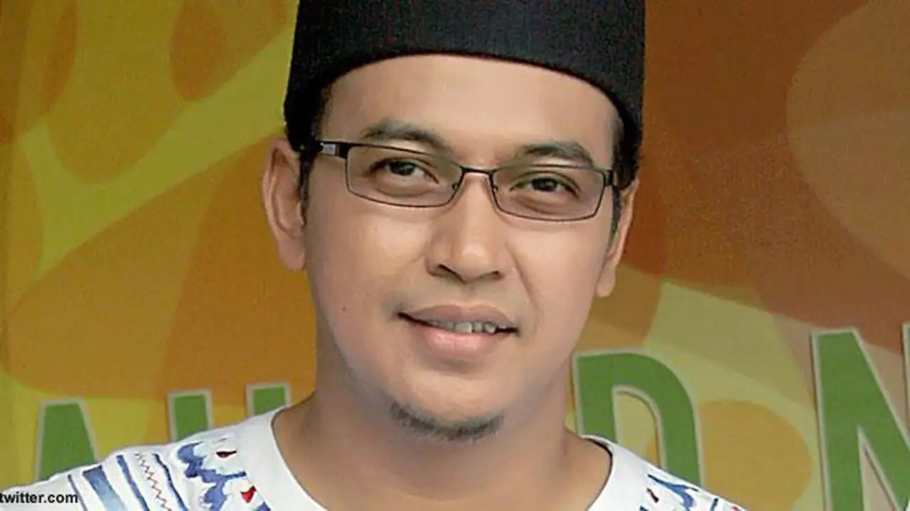 Pemadam Terlambat Datang, Rumah Almarhum Uje Dilalap Api