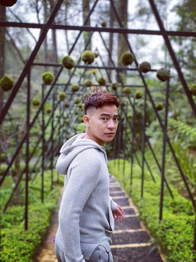 6 Potret Terbaru Fuad Zulkarnain Pemeran Donny 'Benci Bilang Cinta', Bikin Pangling