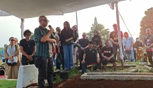 Ivanka Slank Kenang Momen Terakhir Bersama Sang Ibunda