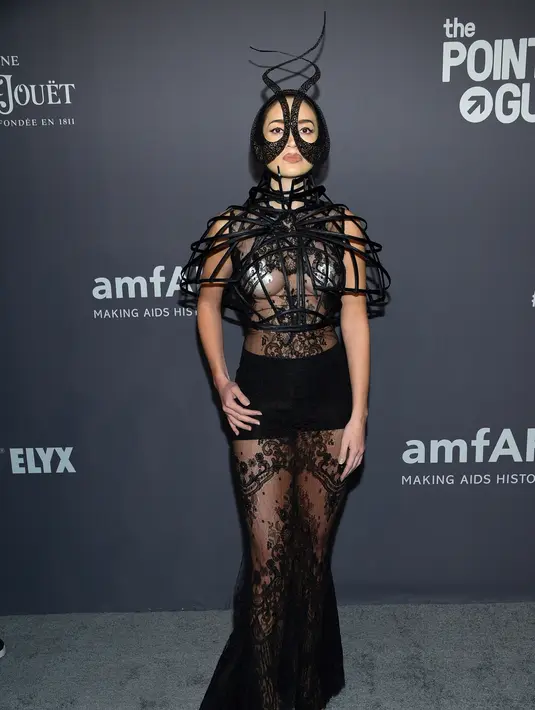 Model Megan Pormer berpose saat menghadiri Gala amfAR New York AIDS 2019 di Cipriani Wall Street, Rabu (6/2). (Photo by Evan Agostini/Invision/AP)