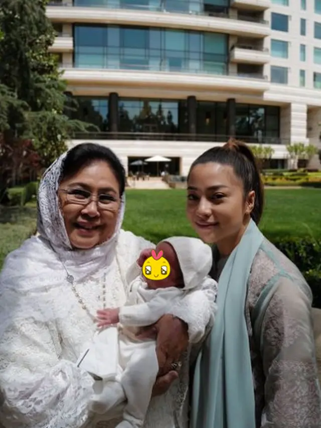 6 Momen Nikita Willy dan Suami Rayakan Lebaran 2022 di Amerika Serikat