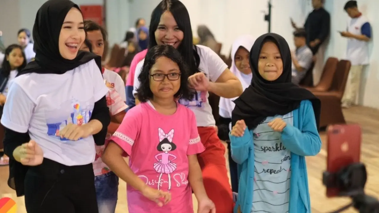Inspiratif, Wanita Ini Kembangkan Potensi Diri Lewat Aplikasi Video Pendek