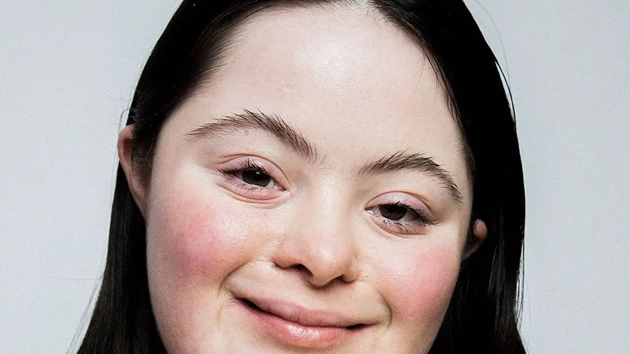 Model Down Syndrome Bintangi Iklan Mascara Gucci Beauty