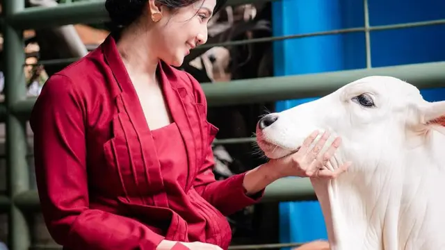 Keseruan Maudy Koesnadi di aviary. (credit:instagram.com/maudykoesnaedi)