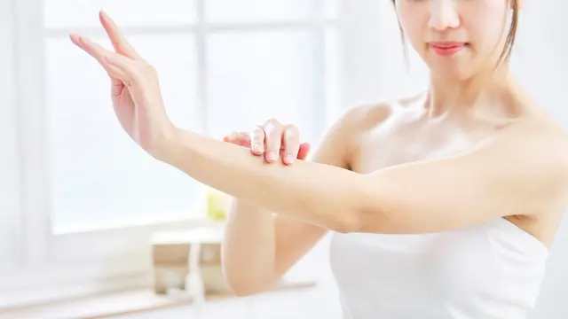 15 Cara Mengatasi Kulit Bersisik yang Mudah dan Efektif agar Kembali Tampil Cantik