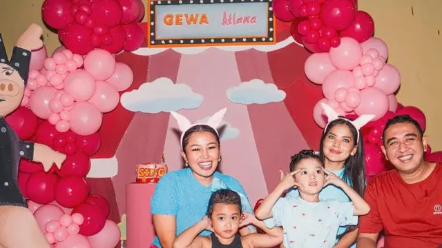 Potret perayaan ulang tahun Gewa ke-4 (Sumber: Instagram/gewaatlanasyamayim)