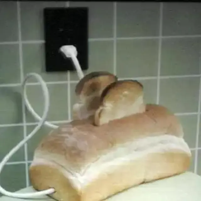 6 Cara Nyeleneh Membuat Roti Bakar Pakai Alat Seadanya, Bikin Tepuk Jidat