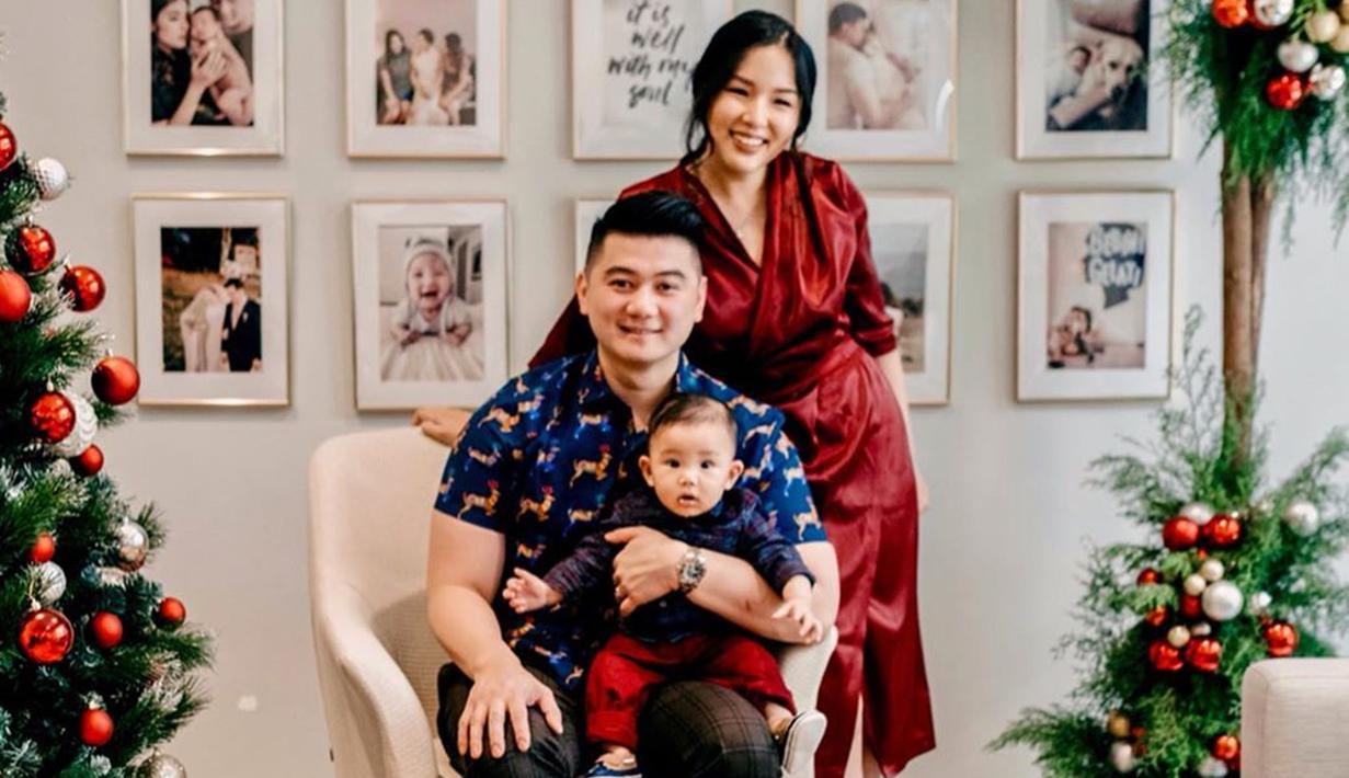 FOTO: Potret Keluarga Kecil Chef Arnold, Hangat dan Penuh Kasih - Surabaya Liputan6.com