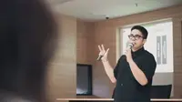 Momen Umay Shahab jadi dosen tamu di Vokasi UI (sumber: Instagram/umayshahab)