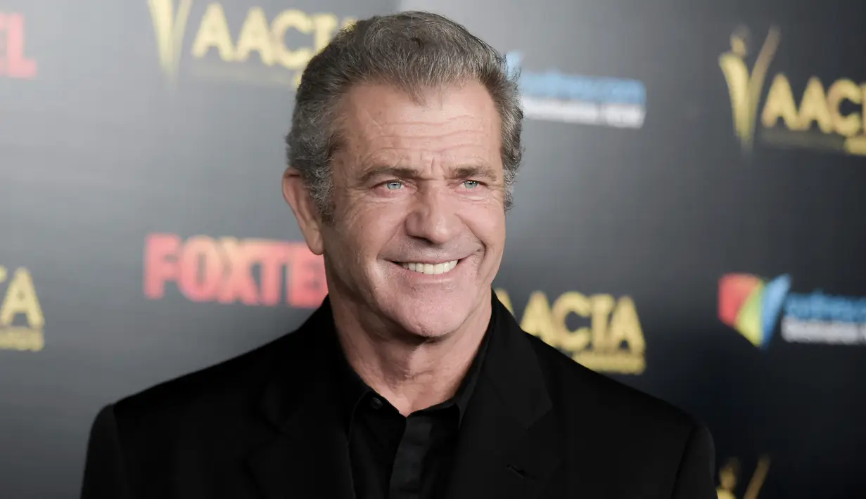 Aktor papan atas, Mel Gibson menggebrak dengan prestasinya di film Hacksaw Ridge. Namun kali ini, nama Mel tertera masuk ke dalam jajaran kategori sutradara terbaik Oscar kali ini.  (Photo by Richard Shotwell/Invision/AP)